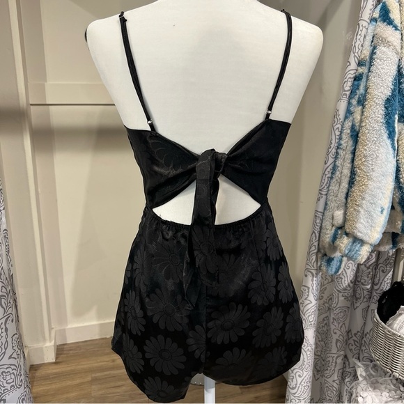 Cotton Candy LA Black Daisy Romper - Picture 4 of 6